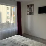 Spacious 2br With Balcony In - Comfort & Style Appartement Prague