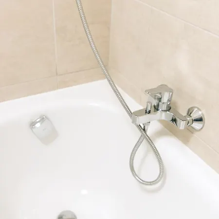 Διαμέρισμα Spacious 2br With Balcony In - Comfort & Style Πράγα