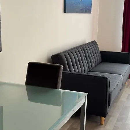 Spacious 2br With Balcony In - Comfort & Style Appartement Prague