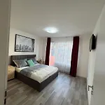 Spacious 2br With Balcony In - Comfort & Style Prague