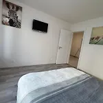 Spacious 2br With Balcony In - Comfort & Style Apartment Prague