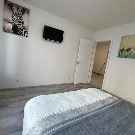 Spacious 2br With Balcony In - Comfort & Style Lejlighed Prag