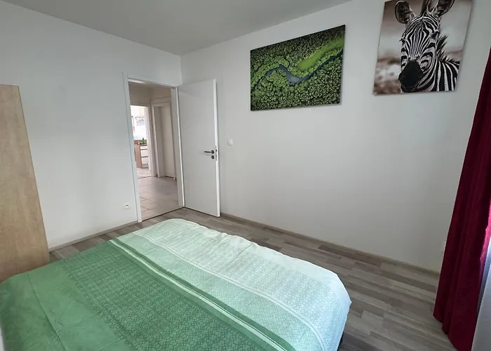 Spacious 2br With Balcony In - Comfort & Style Apartament