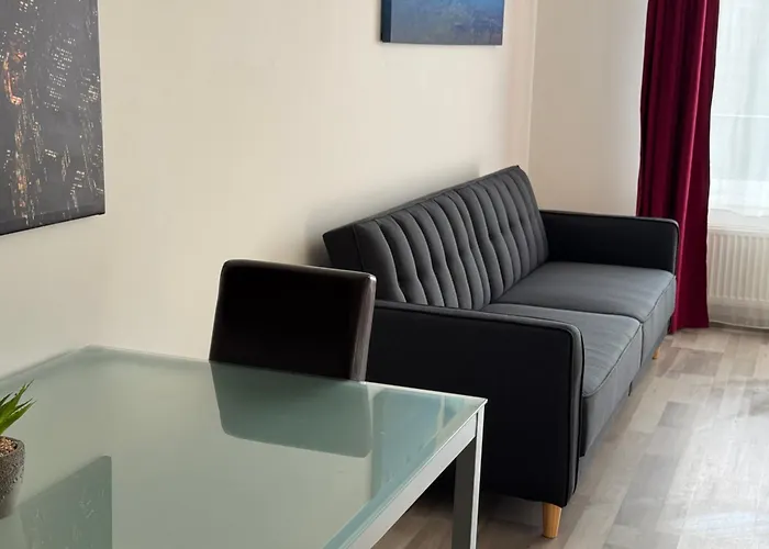 Spacious 2br With Balcony In - Comfort & Style Apartament Praga