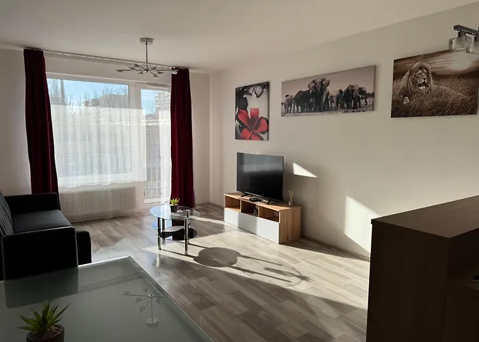 Apartament Spacious 2br With Balcony In - Comfort & Style Praga