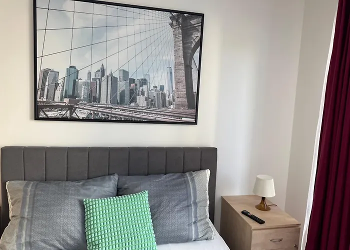 Apartament Spacious 2br With Balcony In - Comfort & Style