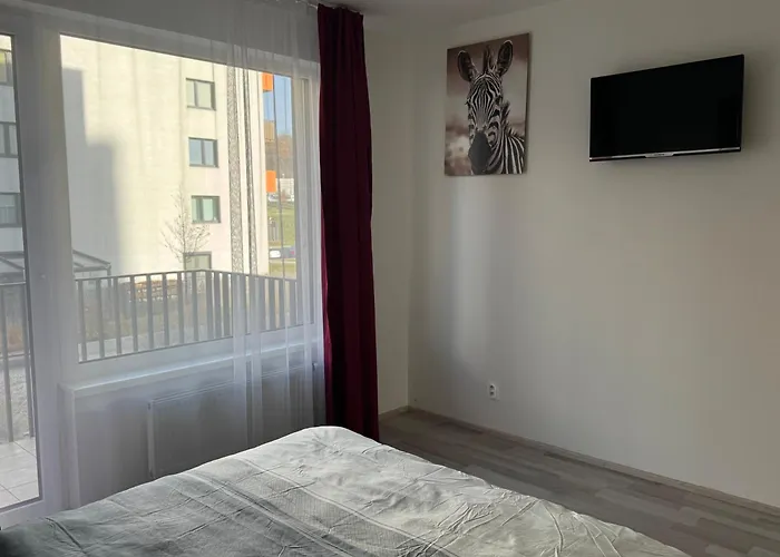 Spacious 2br With Balcony In - Comfort & Style Apartment Prag
