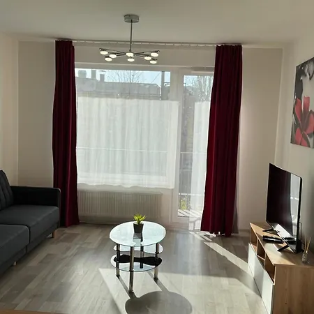 Lejlighed Spacious 2br With Balcony In - Comfort & Style *